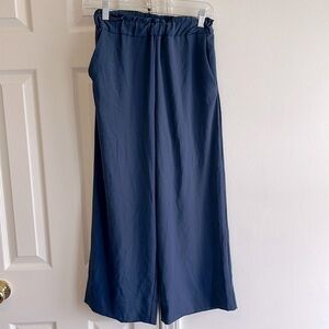 Wide leg airy pull on pant